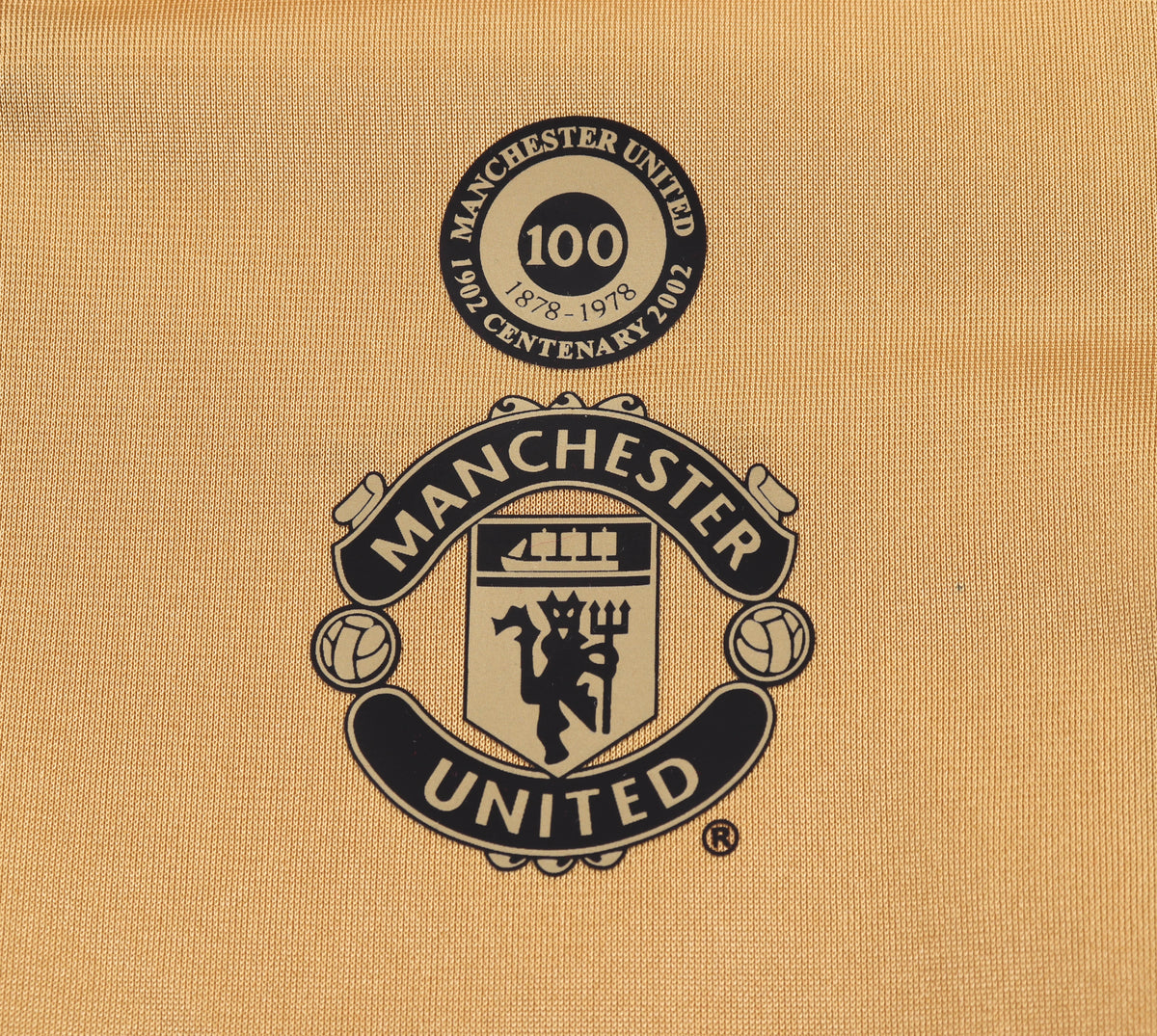 Kit infantil Manchester United RetrƓ Away 01/02 . - Dourado