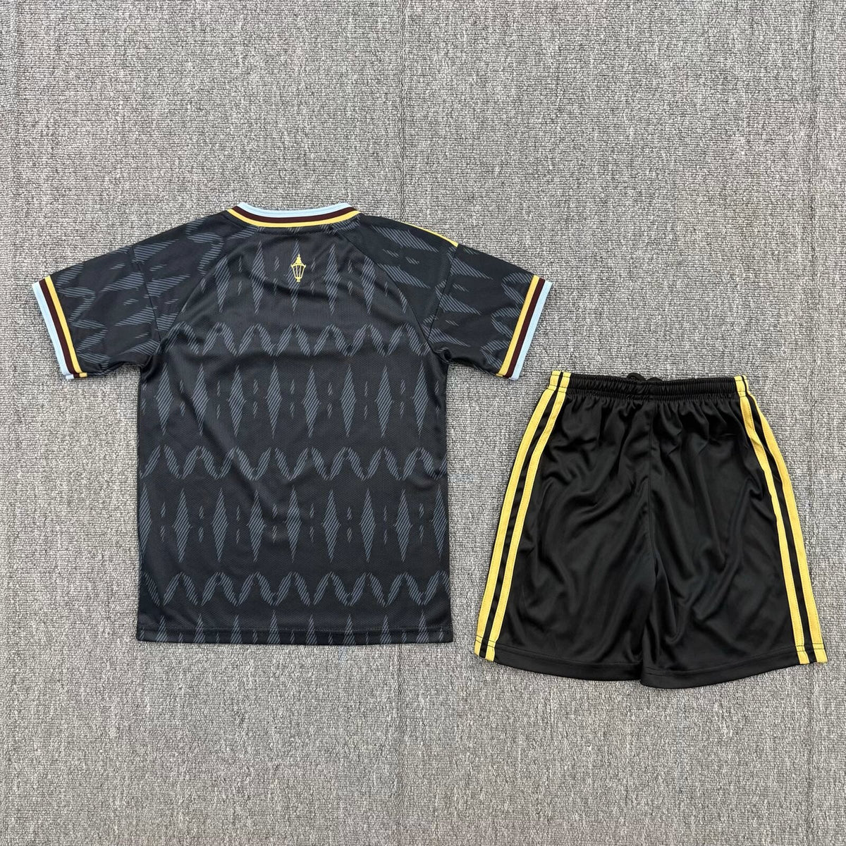 Kit Infantil Aston Villa Away 26/27 - Preta