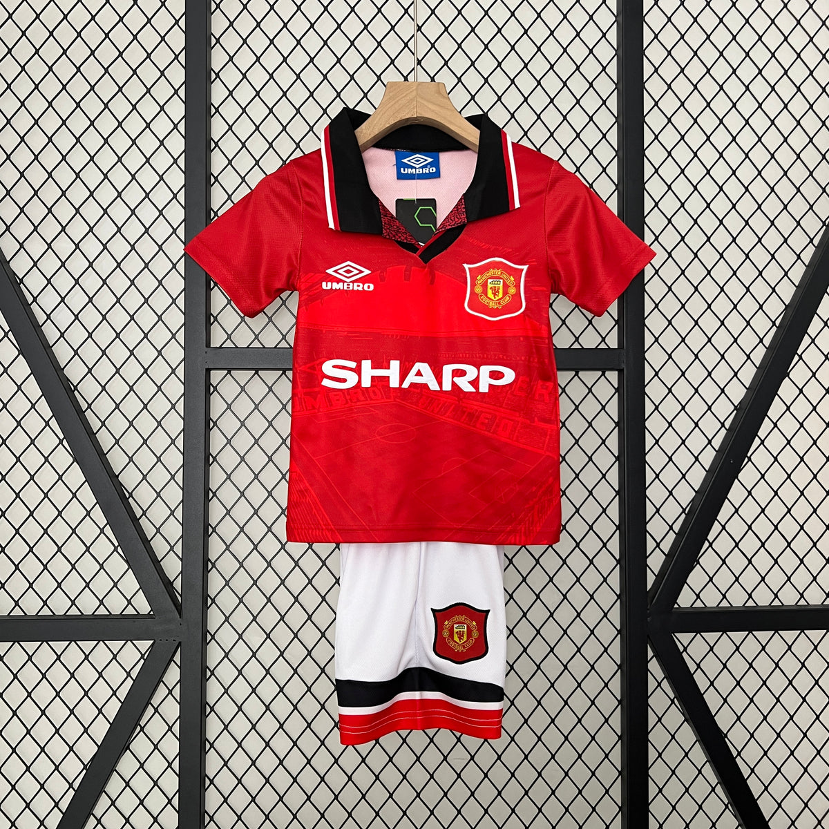 Kit infantil Manchester United Retrô Home 1994 - Vermelho