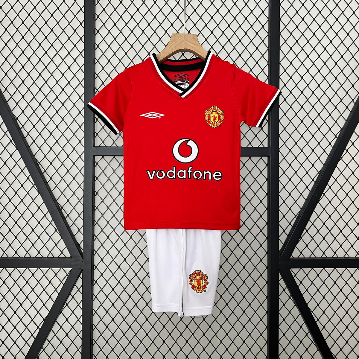 Kit infantil Manchester United Retrô Home 2000  - Vermelho