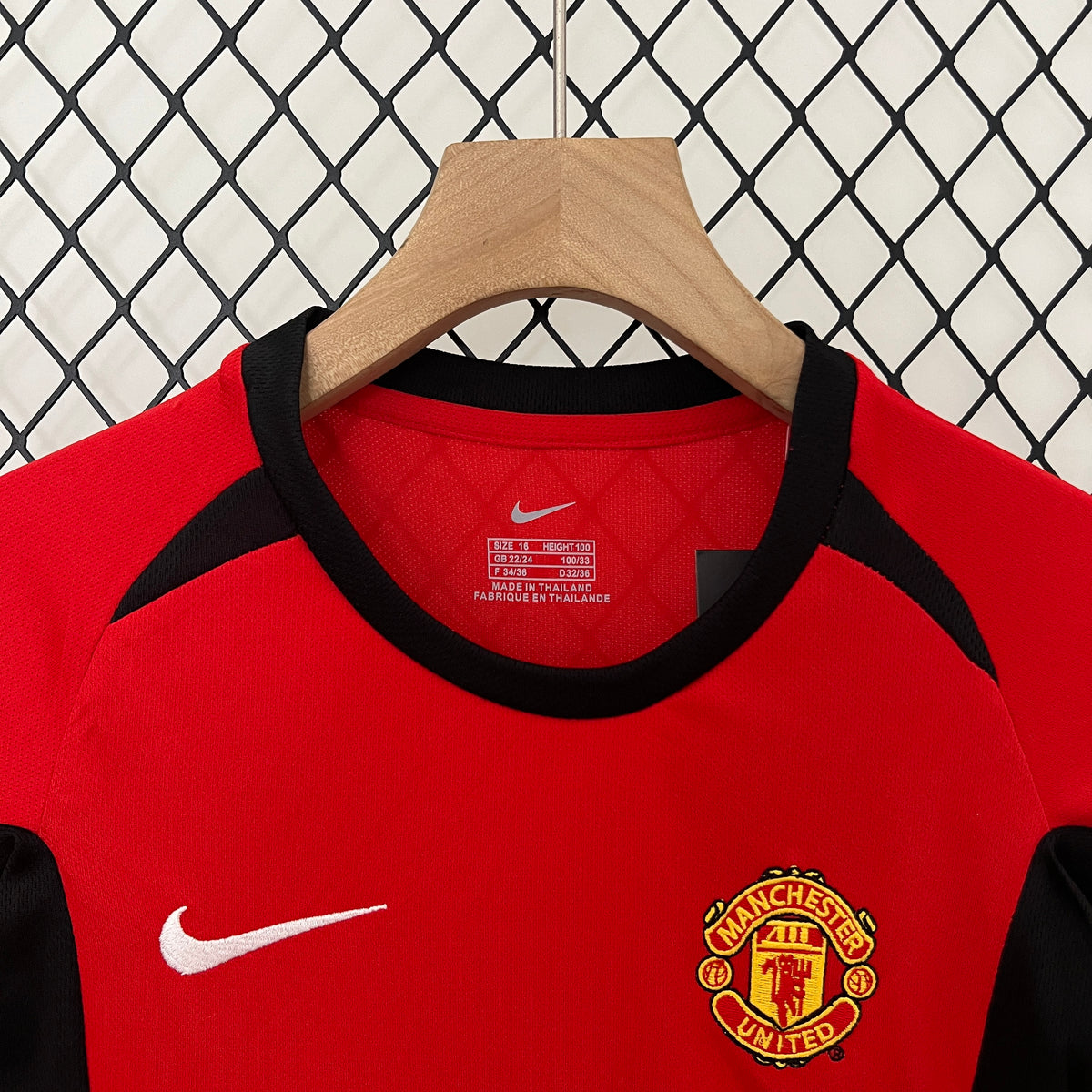 Kit infantil Manchester United Retrô Home 2003  - Vermelho