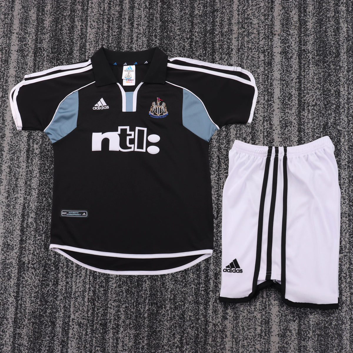 Kit infantil Newcastle Retrô Away 00/01 - Preto
