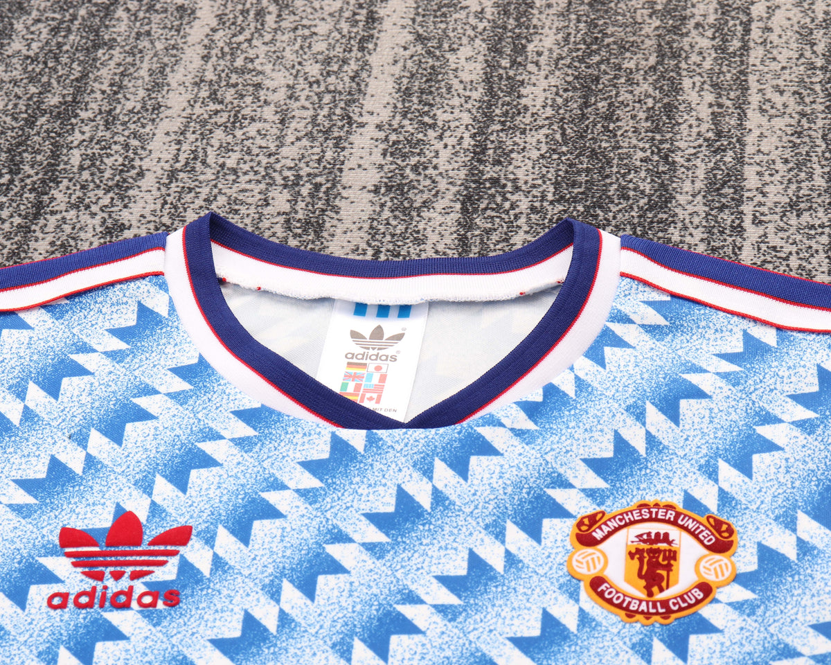 Kit infantil Manchester United Retrô Away 90/91  - Azul Claro