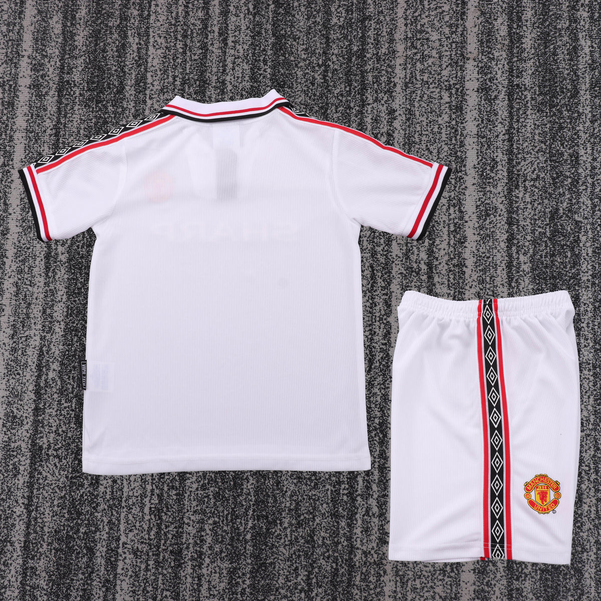 Kit infantil Manchester United Retrô Away 98/99  - Branco