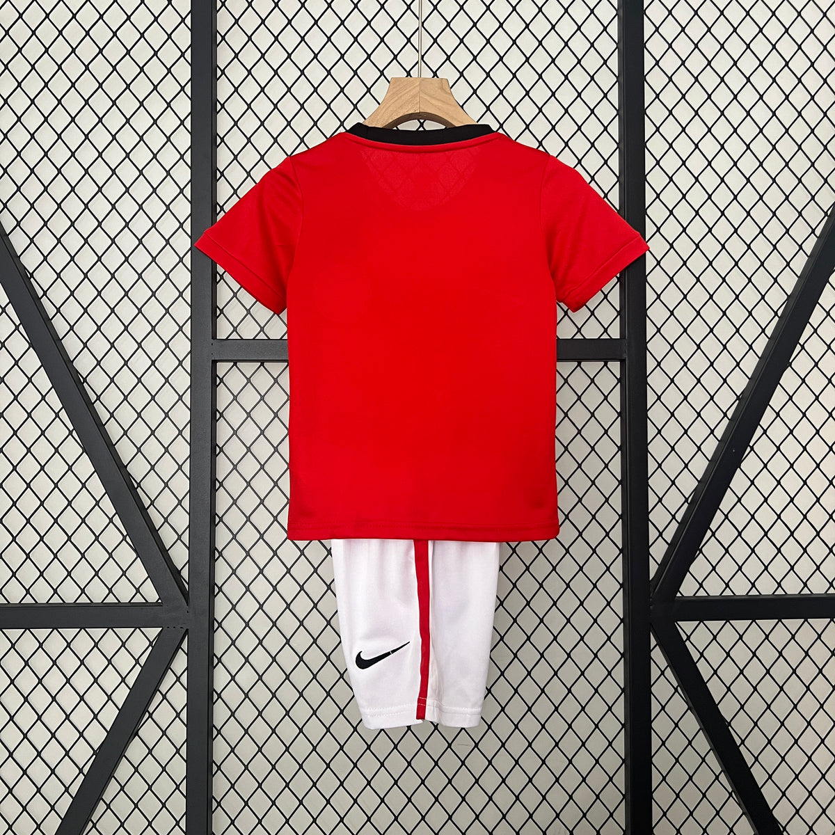 Kit infantil Manchester United Retrô Home 2009 - Vermelho