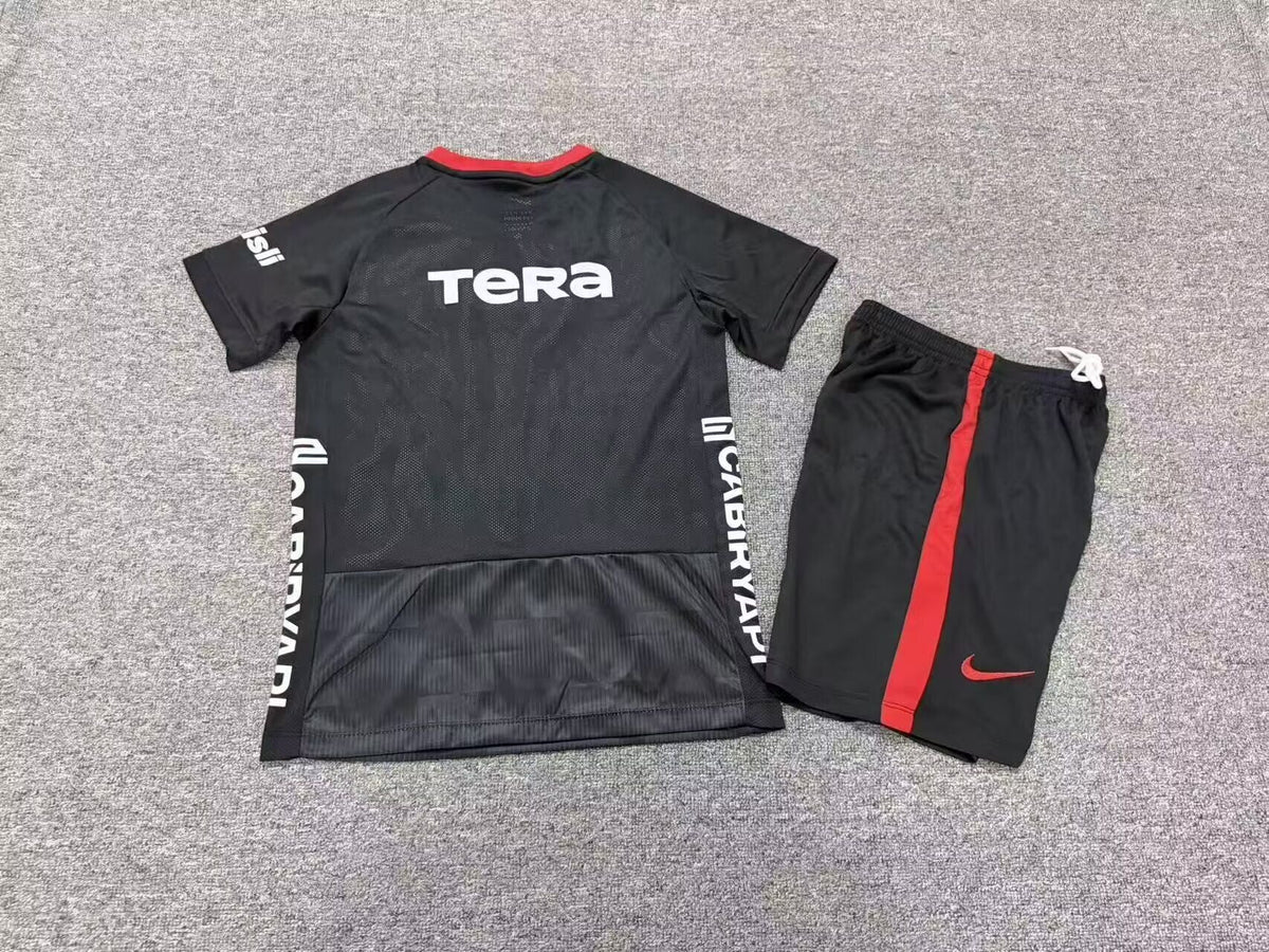 Kit Infantil Besiktas Third 26/27 - Preta