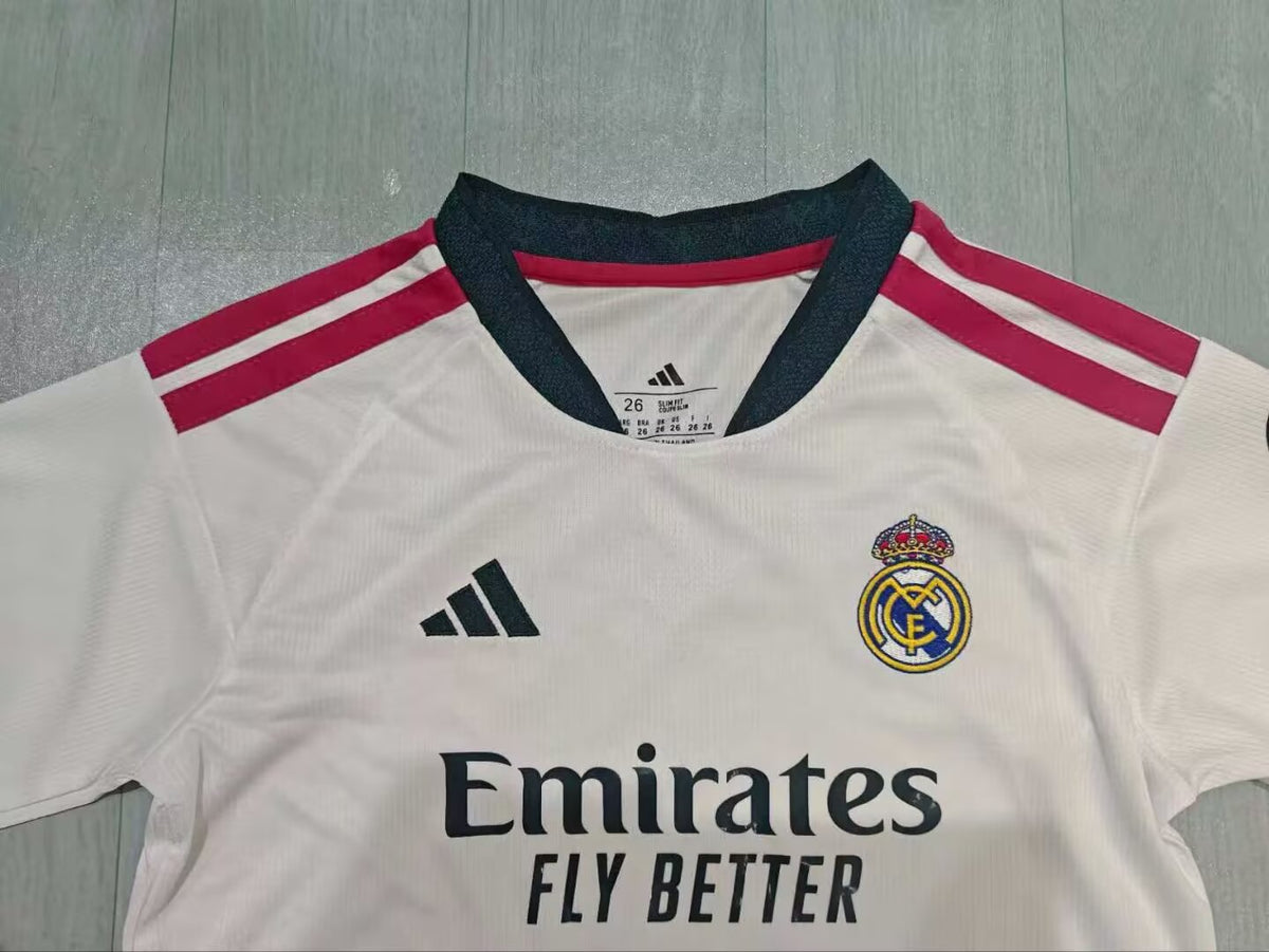 Kit Infantil Real Madrid Home Manga Longa 26/27 - Branca