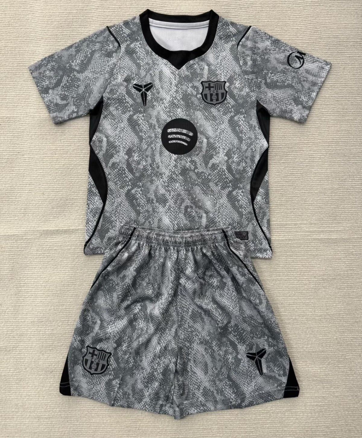 Kit Infantil Barcelona Goleiro 26/27 - Cinza