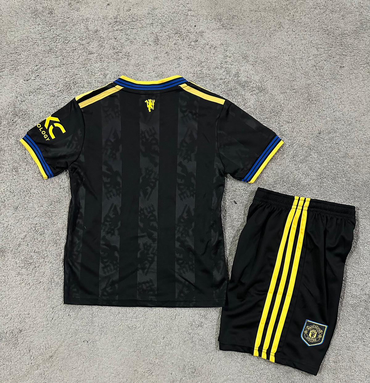 Kit infantil Manchester United Away 25/26  - Preto