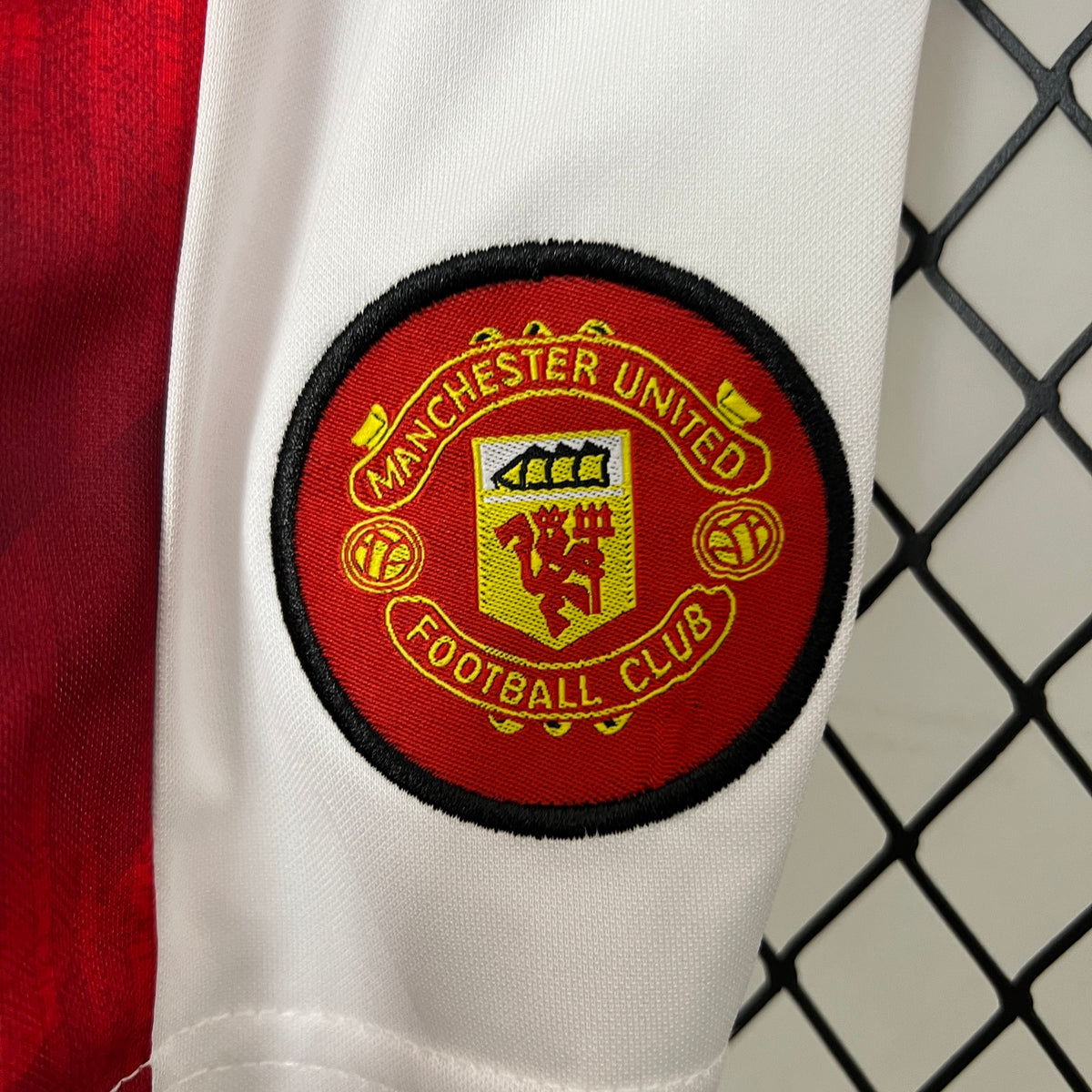 Kit infantil Manchester United Retrô Home 1996 - Vermelho