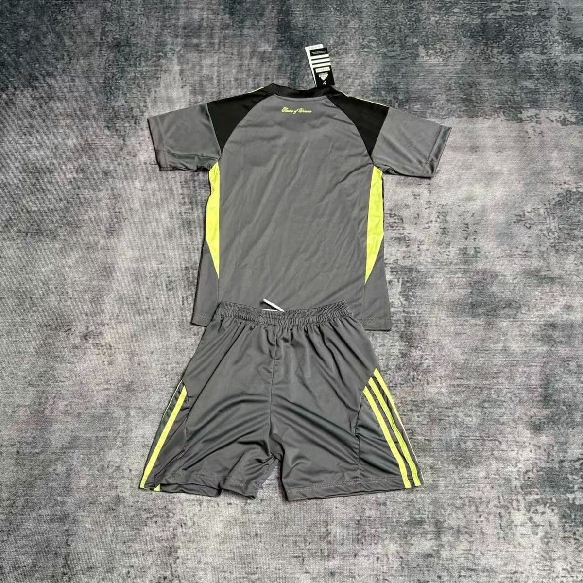 Kit Infantil Manchester United Goleiro 25/26 - Cinza