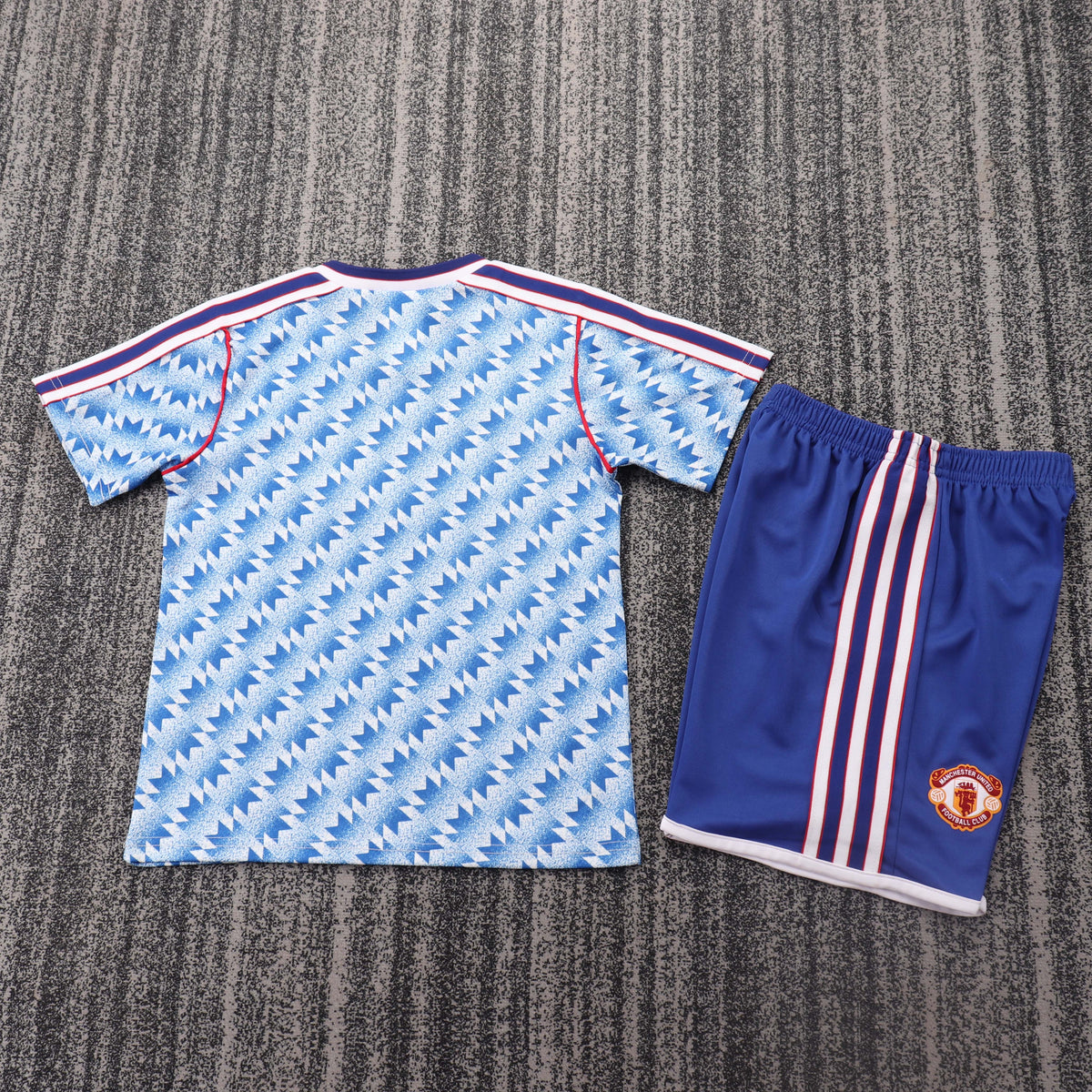Kit infantil Manchester United Retrô Away 90/91  - Azul Claro