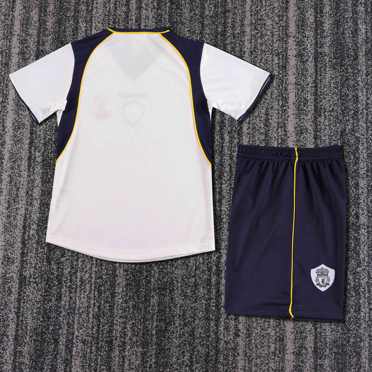 Kit Infantil Liverpool Away Retrô 01/02  Reebok - Branco